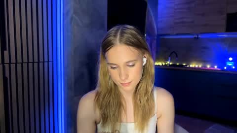 Amily online show from May 2026 04:35:01 PM