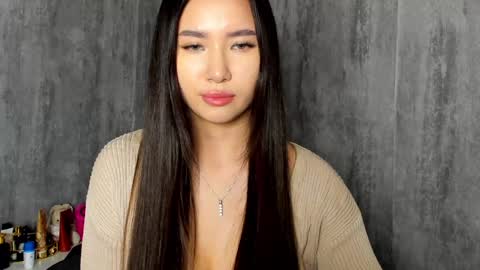 Amina online show from December 2024 12:55:02 PM