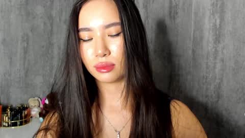 Amina online show from December 2024 05:10:02 PM