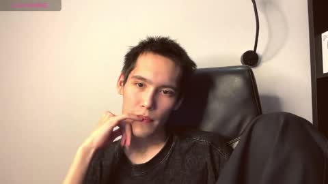 amiraebitsh online show from April 2026 05:48:01 PM