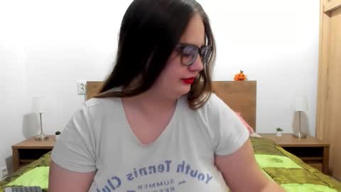 Amira Vyxen online show from November 2025 09:00:02 PM