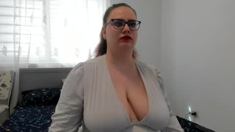 Amira Vyxen online show from March 2026 08:26:33 AM