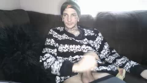 Snapshot of amiri_sweater chatting on February 2025 03:19:01 PM amiri_sweater online show from February 2025 03:19:01 PM