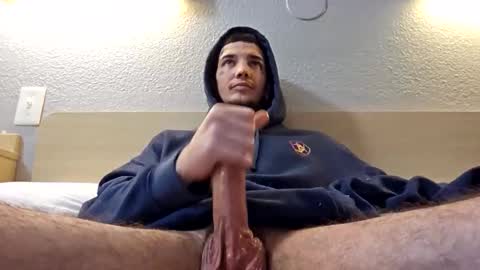 Snapshot of amiri_sweater chatting on November 2025 08:06:02 AM amiri_sweater online show from November 2025 08:06:02 AM