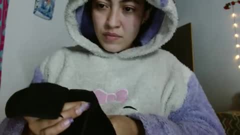 amitlu_ online show from January 2025 01:18:02 AM