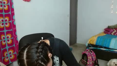 amitlu_ online show from October 2025 04:15:02 PM