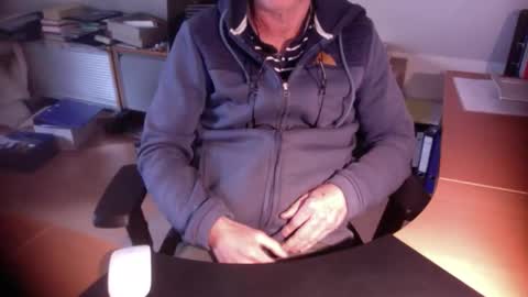 Amor2200 online show from October 2025 08:49:01 AM