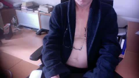 Amor2200 online show from March 2026 11:06:01 AM