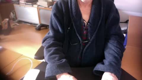 Amor2200 online show from March 2026 12:16:01 PM