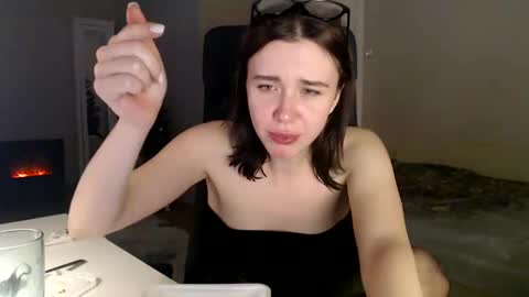 Snapshot of amoremeoww chatting on December 2024 09:08:02 PM miss unforgettable online show from December 2024 09:08:02 PM