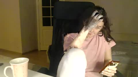 Snapshot of amoremeoww chatting on January 2025 07:21:01 PM miss unforgettable online show from January 2025 07:21:01 PM