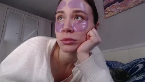 Snapshot of amoremeoww chatting on December 2025 10:43:01 AM miss unforgettable online show from December 2025 10:43:01 AM