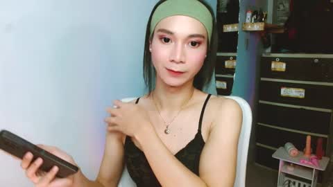 Tina online show from October 2025 07:10:02 PM