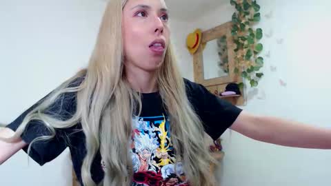 Snapshot of amy_mur chatting on April 2026 07:03:01 PM amy mur online show from April 2026 07:03:01 PM