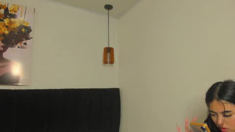 amy_saenz_ online show from October 2025 10:05:02 AM