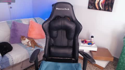 Snapshot of amy_stiward chatting on December 2024 07:07:02 PM Mia Cristancho online show from December 2024 07:07:02 PM