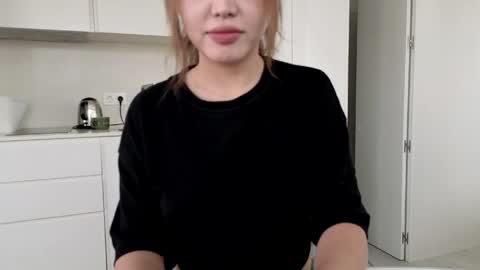girl next door named Amy online show from May 2026 03:50:02 PM