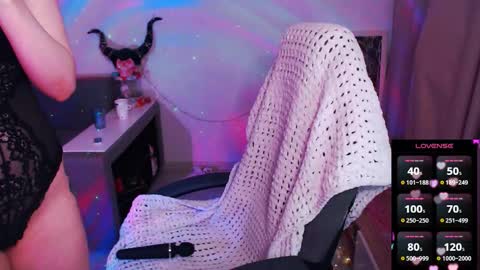 Amy is here  my telegram chanel -  online show from November 2025 08:31:01 PM