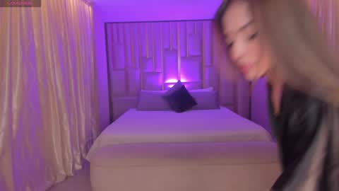 Snapshot of amydavis_ chatting on January 2025 12:07:01 AM Amy online show from January 2025 12:07:01 AM