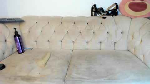 Snapshot of amydelahoz chatting on January 2025 07:10:02 AM Amy Kamila online show from January 2025 07:10:02 AM