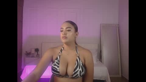 Snapshot of amyjohnsonn chatting on April 2026 04:37:02 AM amyjohnsonn online show from April 2026 04:37:02 AM