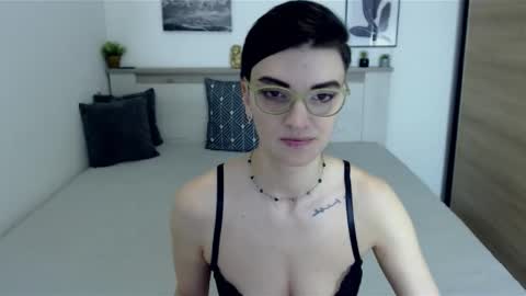 Snapshot of amylexy chatting on January 2025 09:35:02 AM Hi there guys My pleasure in your hands pvt is open online show from January 2025 09:35:02 AM