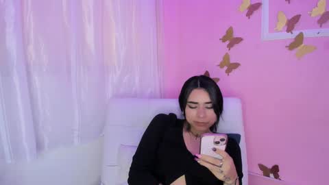 Amy ... Nice to meet u   thumb up me please its important online show from January 2025 08:26:02 PM