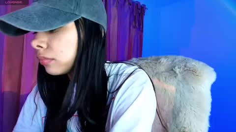 Amy ... Nice to meet u   thumb up me please its important online show from September 2025 11:08:02 PM