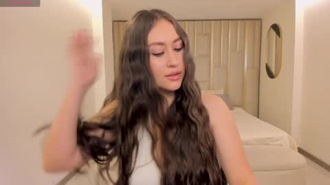 AMY R  online show from May 2026 02:19:01 AM