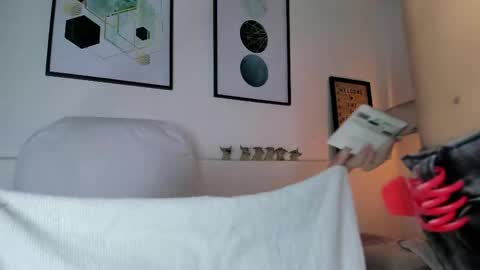 Amy online show from May 2026 12:11:01 PM