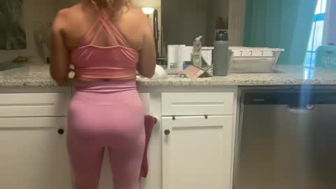 Amy Smilez online show from September 2025 03:03:01 PM