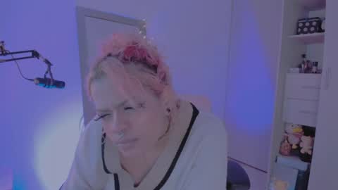 Collinns online show from April 2026 04:44:02 AM