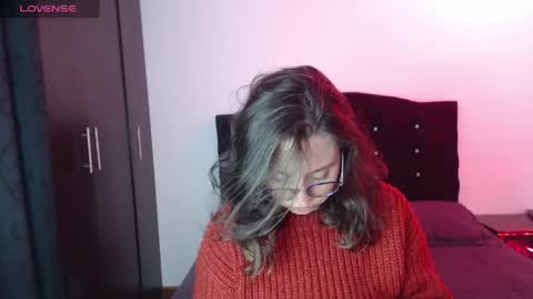 ana_arms_ online show from April 2026 05:40:02 PM