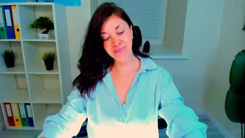 Snapshot of ana_mills chatting on June 2026 02:24:02 AM Ana online show from June 2026 02:24:02 AM