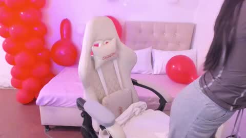 Im anna but you can call me as you want online show from March 2026 11:42:01 PM