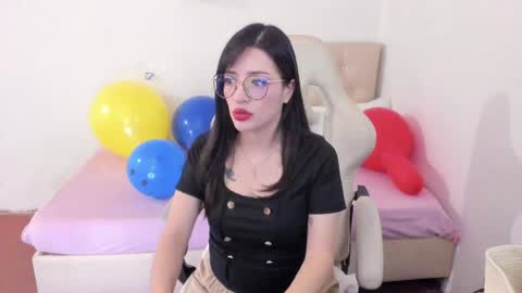 Im anna but you can call me as you want online show from April 2026 08:33:02 PM