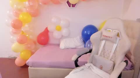 Im anna but you can call me as you want online show from May 2026 11:33:01 PM