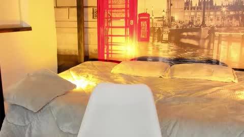 Ana My schedule 0400 - 1600 GMT -5 online show from November 2025 10:18:01 AM