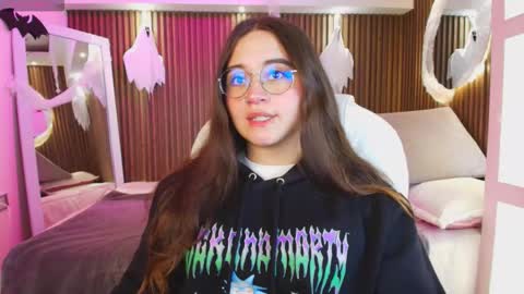 Ana online show from October 2025 07:48:02 PM