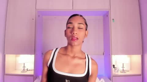 anaacollins_ online show from May 2026 11:39:02 AM