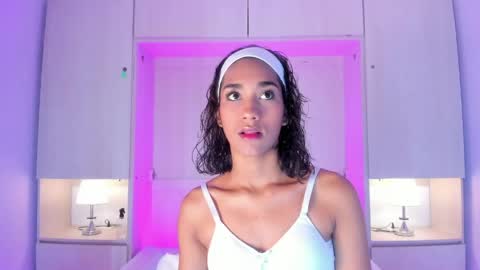 anaacollins_ online show from May 2026 11:29:01 AM