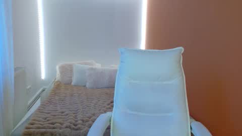 anaayss online show from February 2026 06:07:01 AM