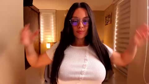 Anabel online show from September 2025 03:37:02 PM