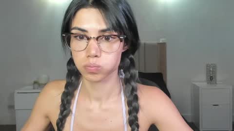 Ana Henao or Annie... Follow me ahenaocb Insta  X online show from May 2026 11:54:01 PM