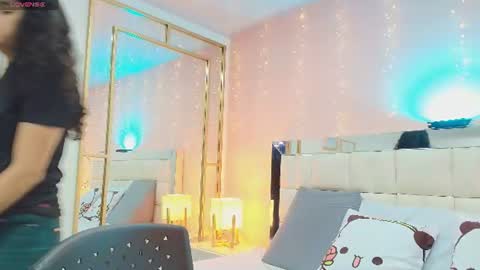 Snapshot of anahi_maite chatting on June 2026 08:33:01 PM Anahi online show from June 2026 08:33:01 PM