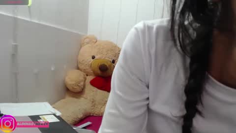 Snapshot of anahibrowns95 chatting on October 2025 08:50:02 PM Anahi Browns online show from October 2025 08:50:02 PM