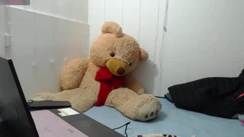 Snapshot of anahibrowns95 chatting on December 2025 11:24:01 PM Anahi Browns online show from December 2025 11:24:01 PM