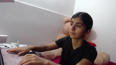 Anahi Browns online show from April 2026 09:26:02 PM