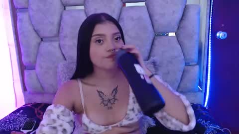 analymilles online show from December 2025 07:53:02 PM