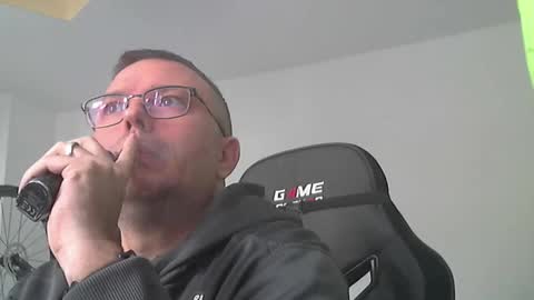 Snapshot of anarchox chatting on November 2025 01:01:02 PM Andi online show from November 2025 01:01:02 PM